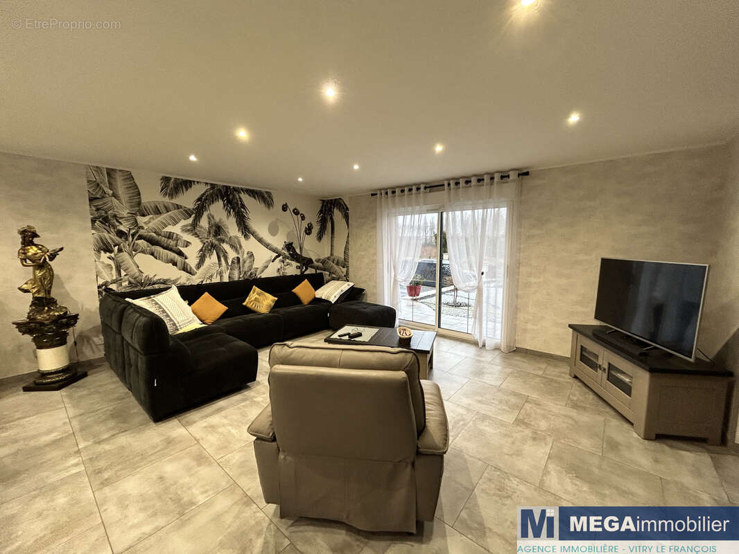 Maison à COURDEMANGES