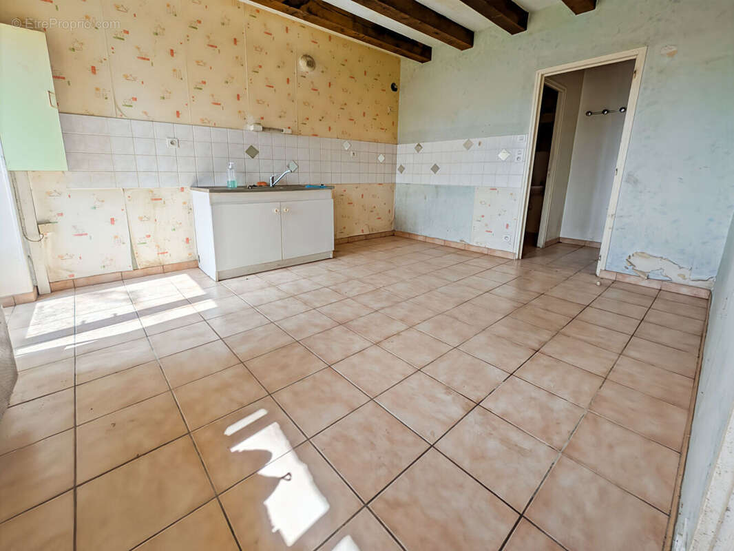 A vendre Maison en pierre à Chauvigné  81 m2 en campagne - photo 5