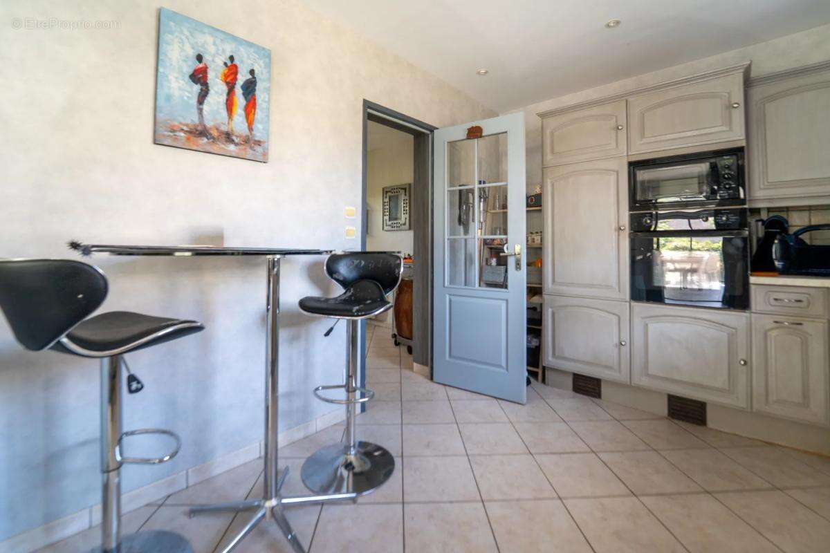 Maison de 5 pièces de 108 m² à Amfreville-sur-Iton - photo 9