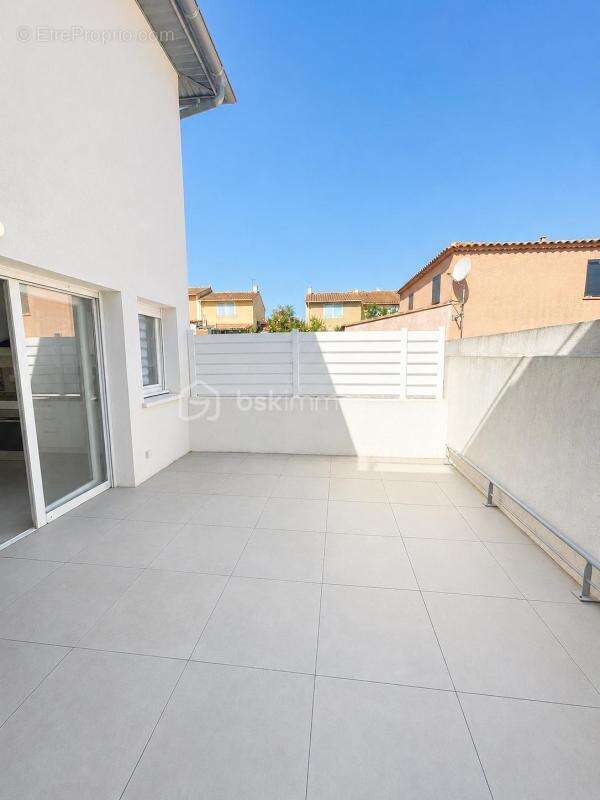 Appartement de type 4 avec terrasse et box privatif à Martigues Jonquière - photo 10