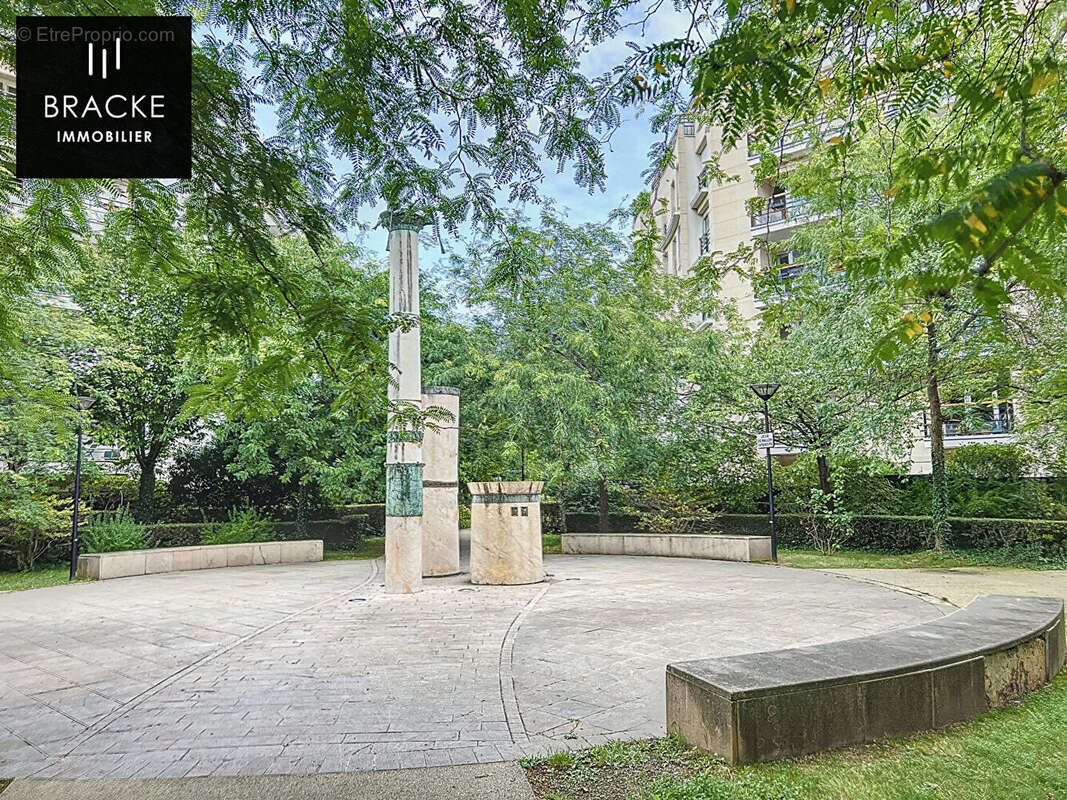 Appartement à COURBEVOIE