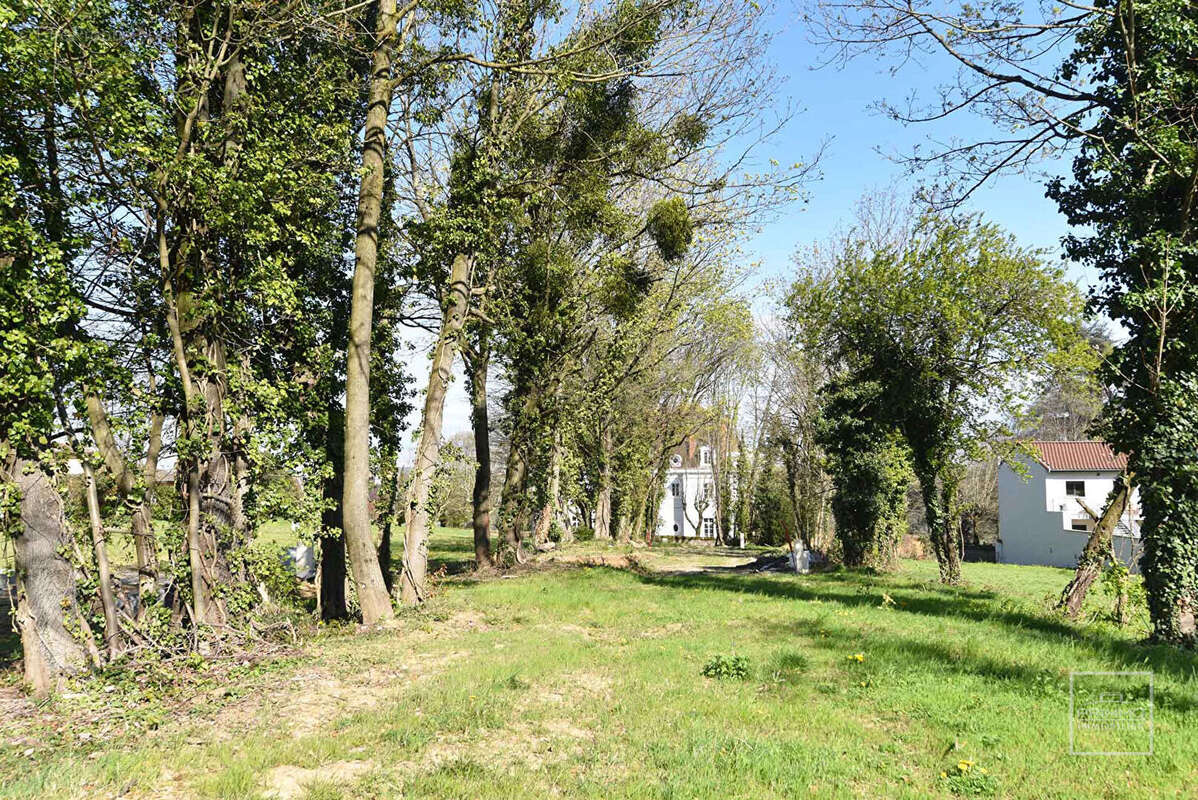 Terrain à SAINT-CYR-AU-MONT-D&#039;OR