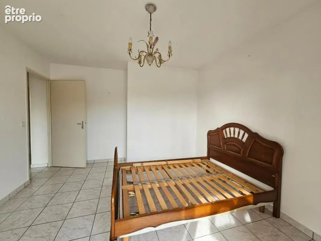 Vétraz Monthoux - Proximité Genève - T3 au dernier étage - 75 m² - Terrasse - Balcon - Garage fermé – Cave - photo 7