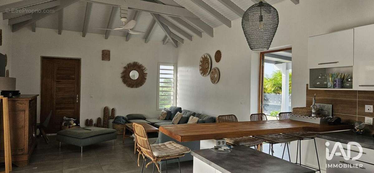 Maison 119 m² à Saint-Francois  - photo 9