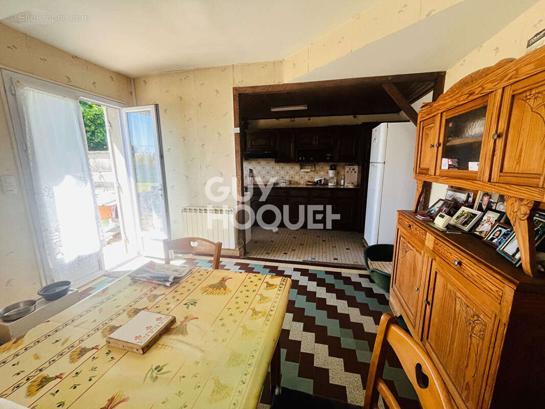 Maison à SAINT-SEURIN-DE-CADOURNE