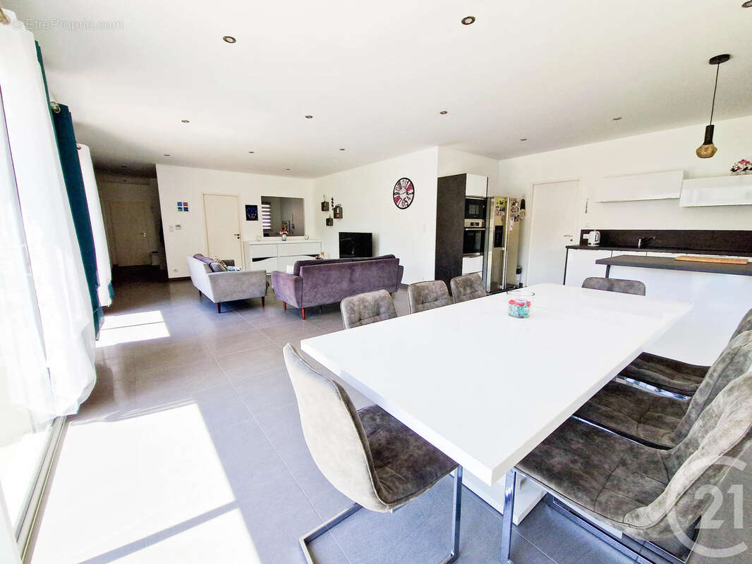 Maison 146 m² à Poiroux  - photo 4