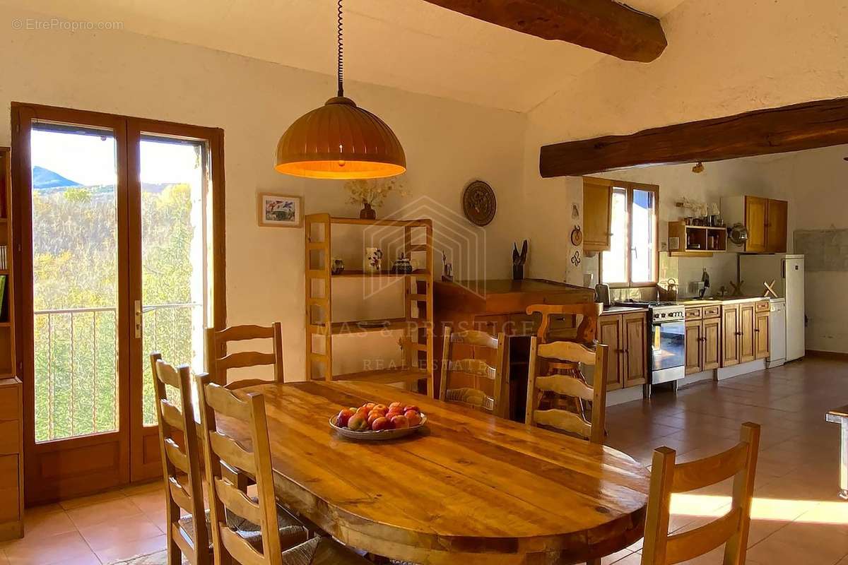 Maison à SAINT-LAURENT-DE-CERDANS