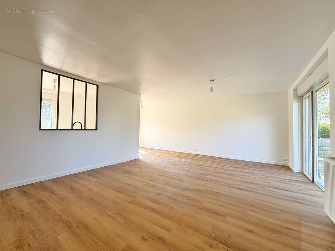 Pavillon individuel de plain pied - 123 m2 - 4 chambres - photo 2
