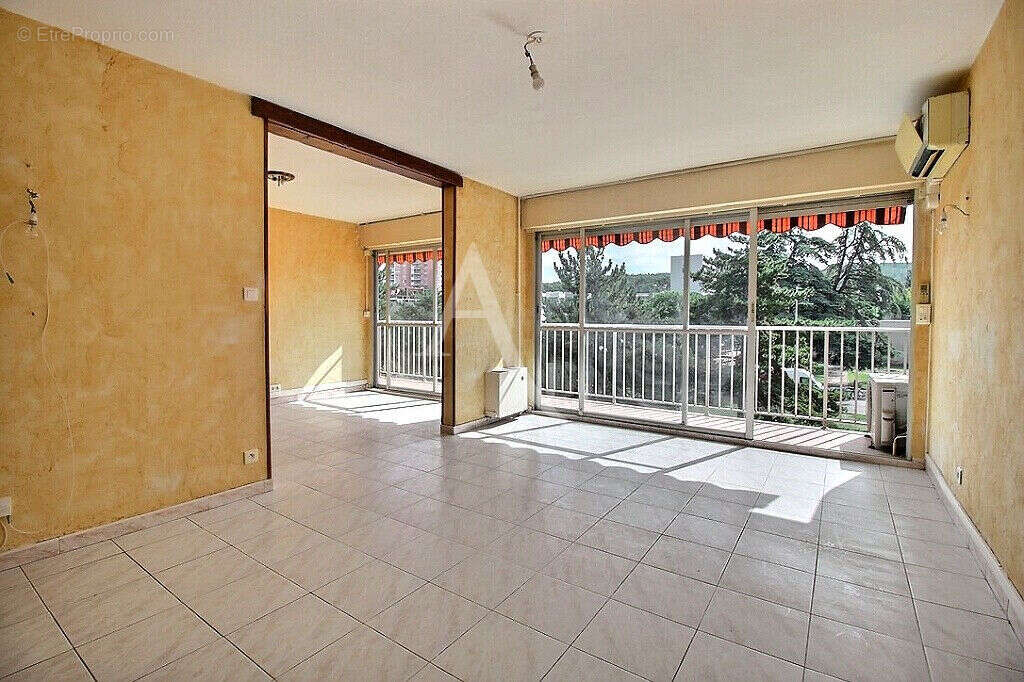 Appartement à SALON-DE-PROVENCE