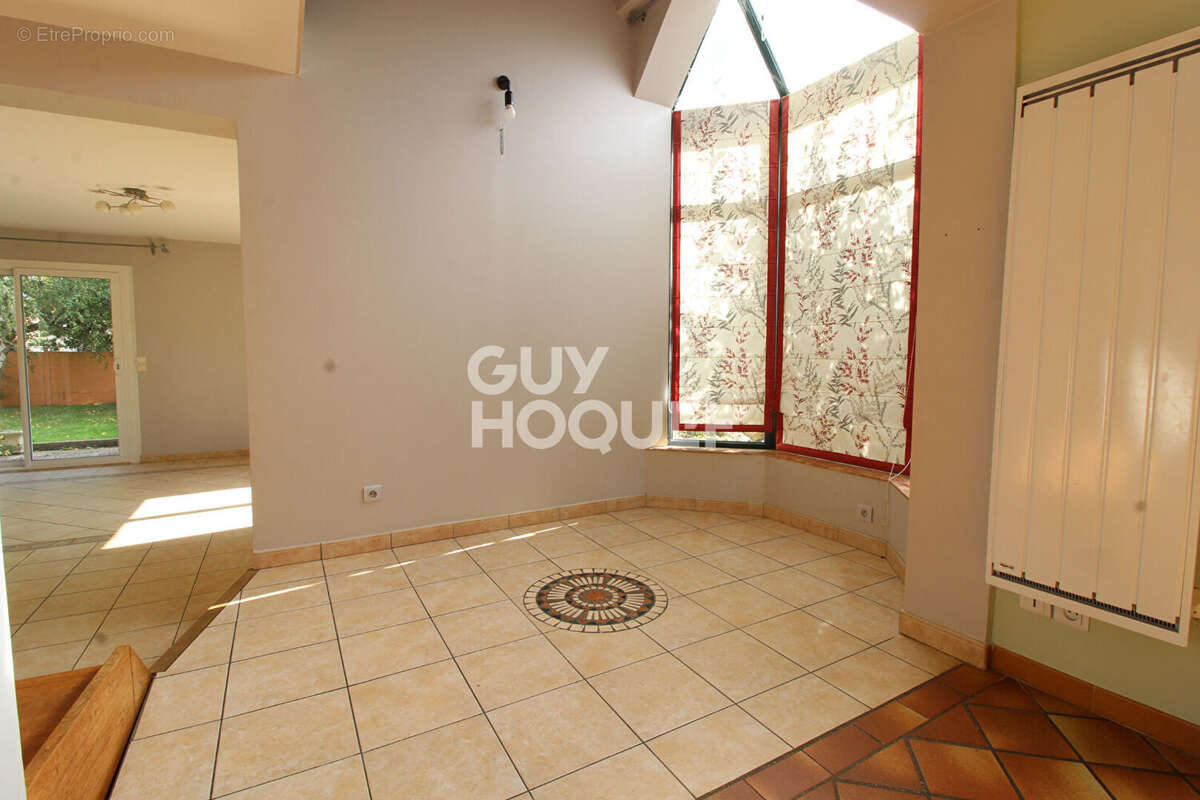 Maison à VERNEUIL-L&#039;ETANG