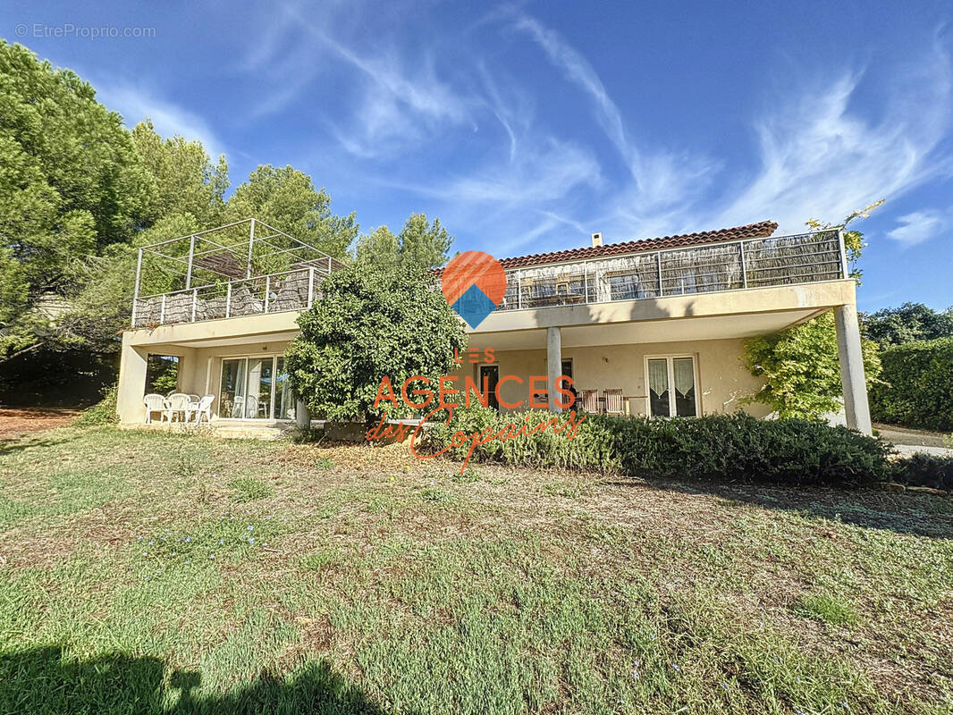 Appartement à LE CASTELLET