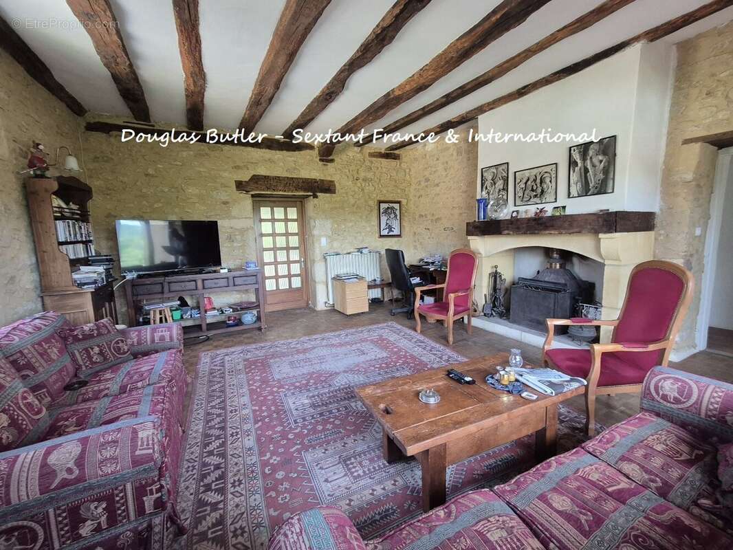 Superbe propriété en pierre de caractère avec gîte, annexe et vue dégagée - photo 10