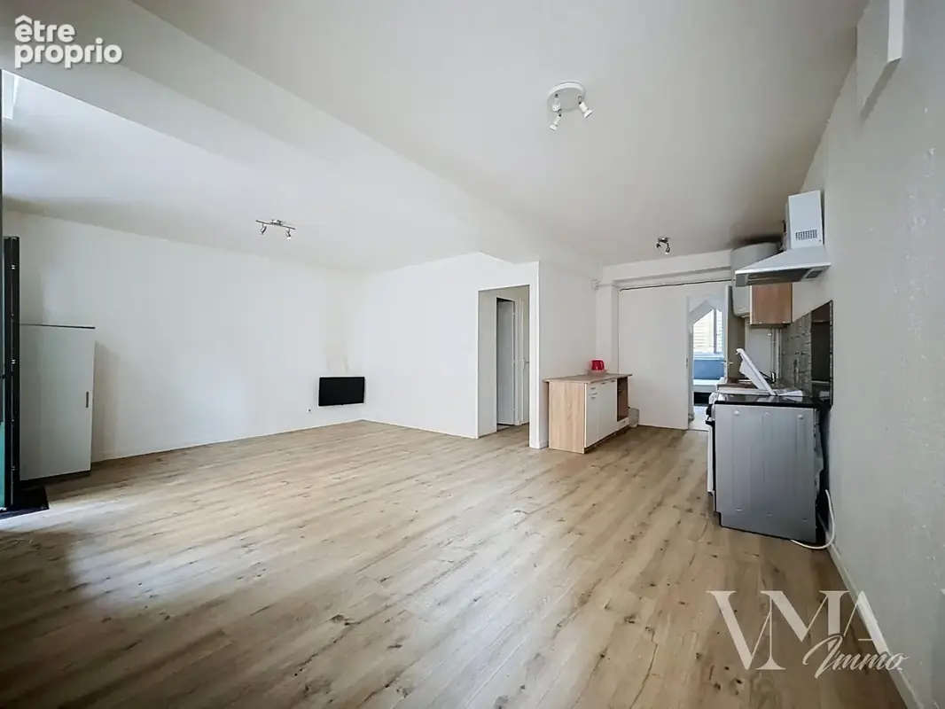 Villefranche-sur-Saône (69400) — Appartement T2 rénové avec terrasse — 138 000€ - photo 3