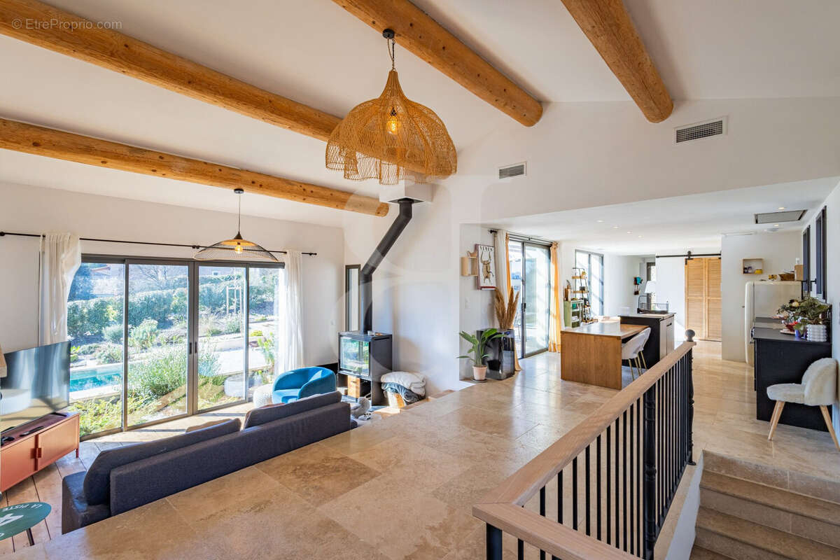 Maison à GORDES