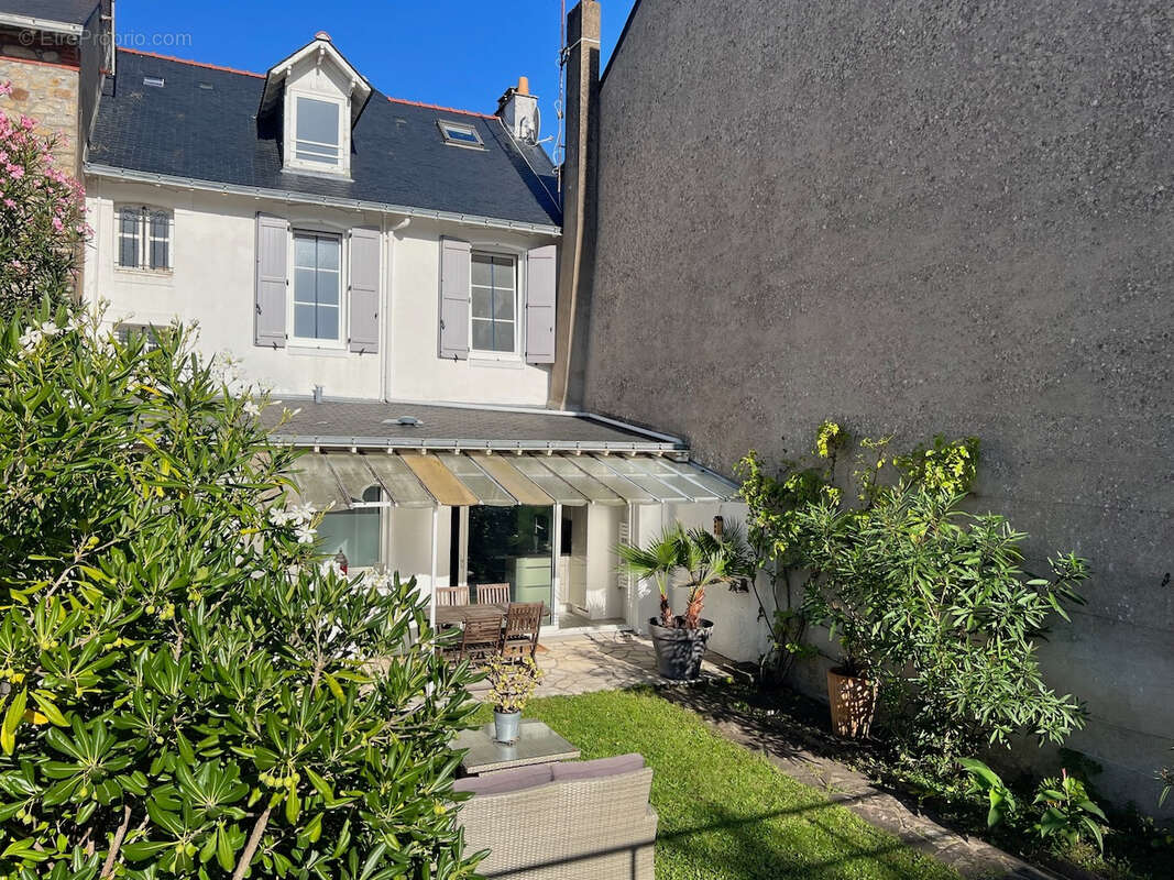 Maison à LE POULIGUEN