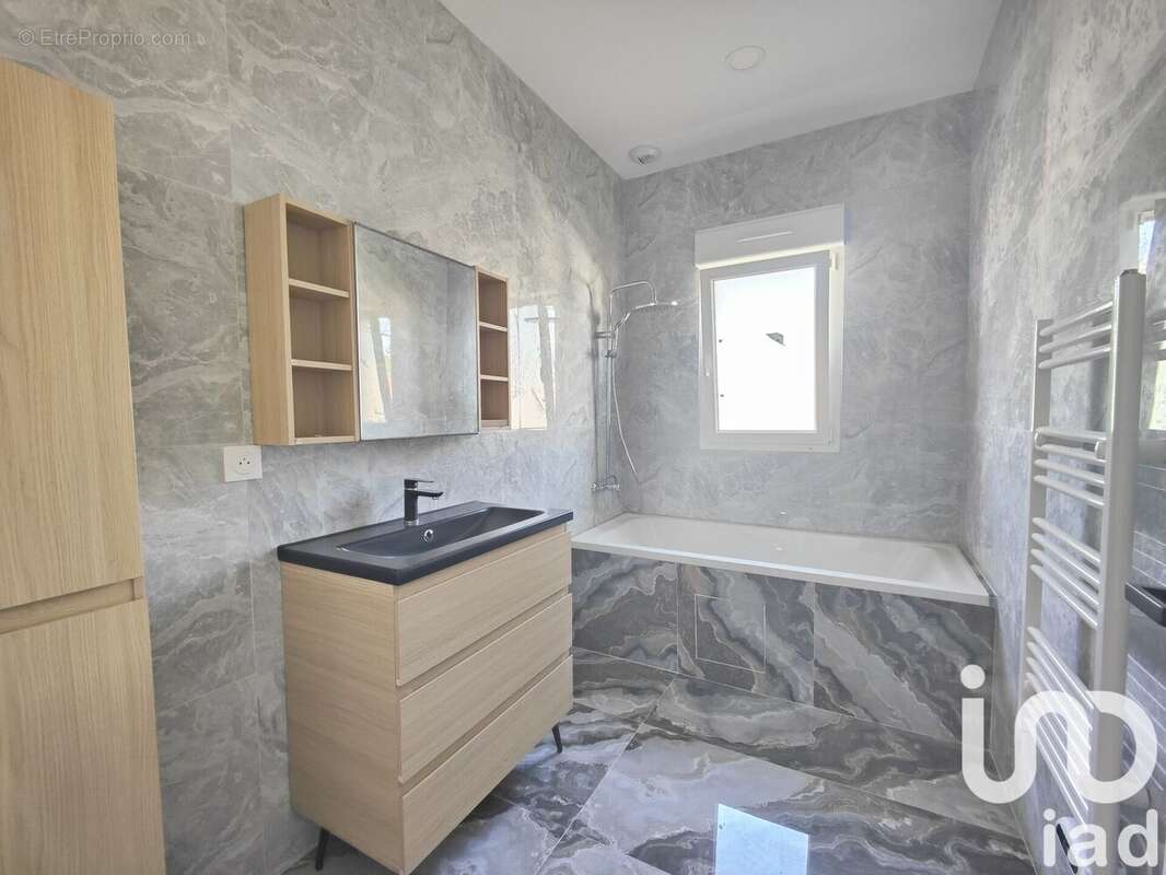 Photo 8 - Maison à CORQUILLEROY