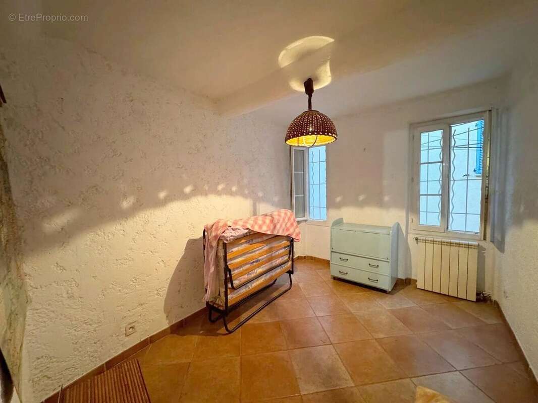 Appartement à SIX-FOURS-LES-PLAGES