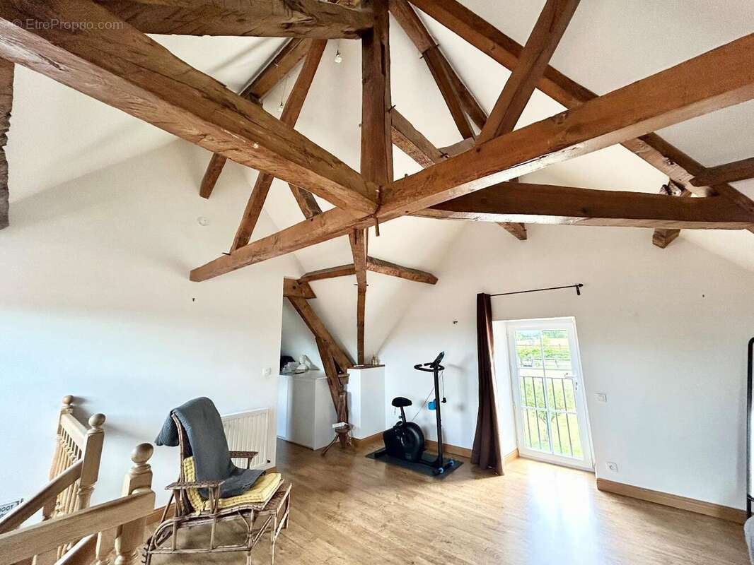   - Maison à SEICHES-SUR-LE-LOIR