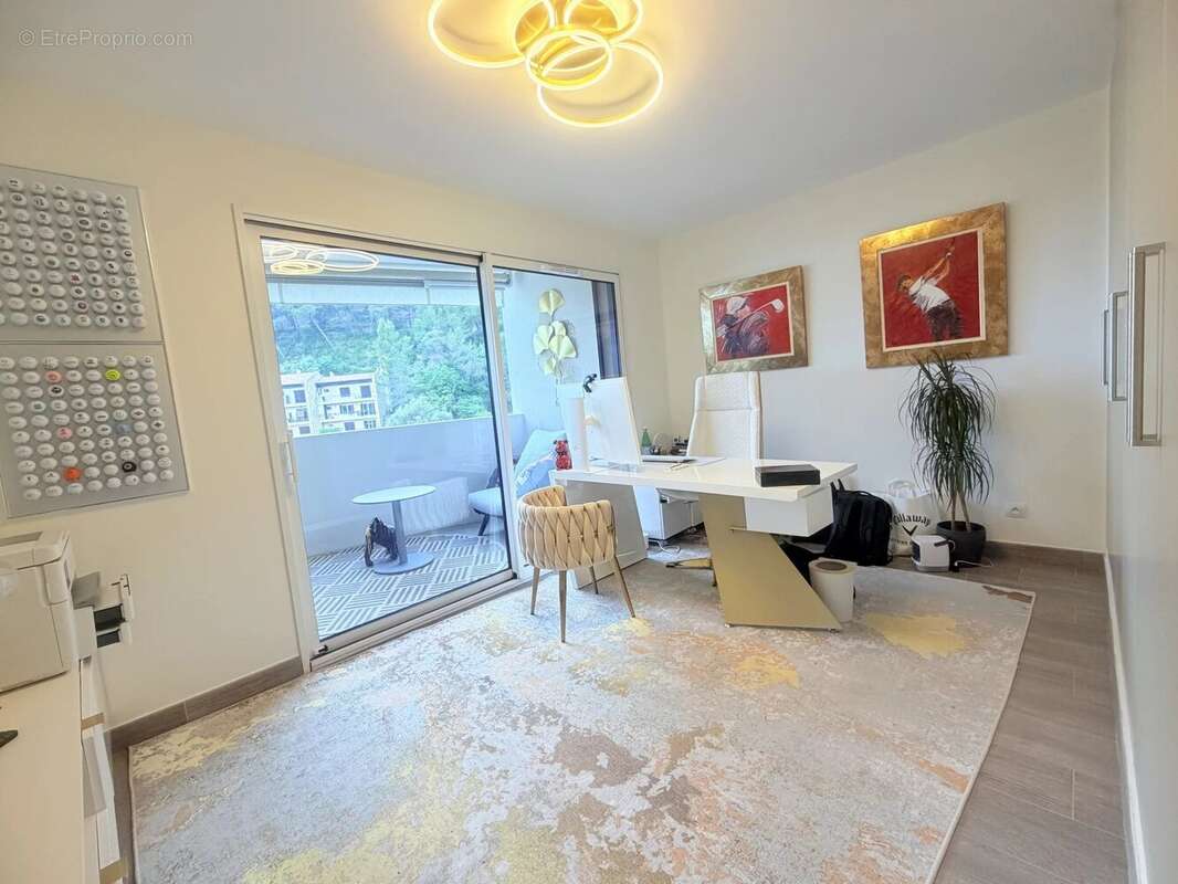 Appartement à EZE
