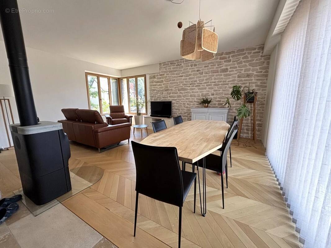 Maison 175 m² - 7 pièces avec dépendances - photo 3