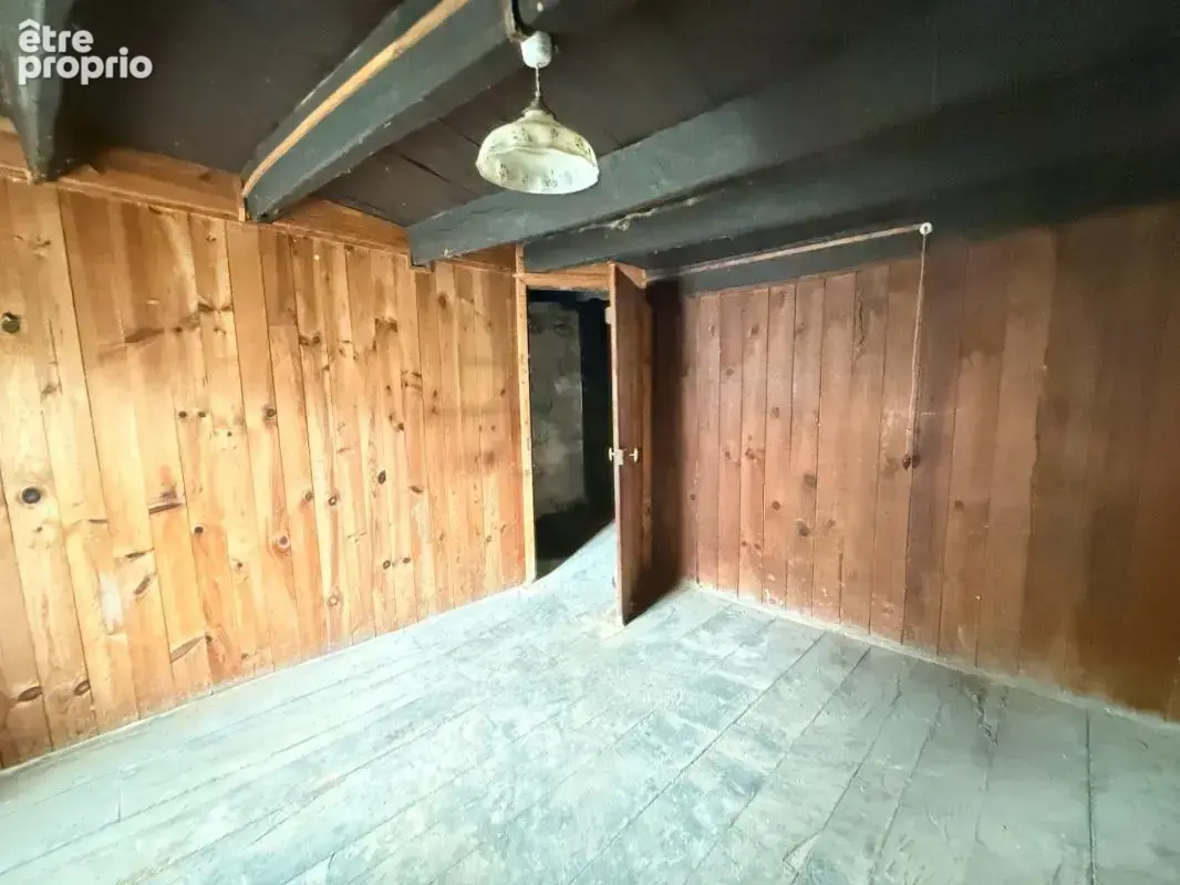 EN EXCLUSIVITE ! Maison en pierre 57m² à restaurer avec grange et garage sur terrain 486m² 29 900 € - photo 7