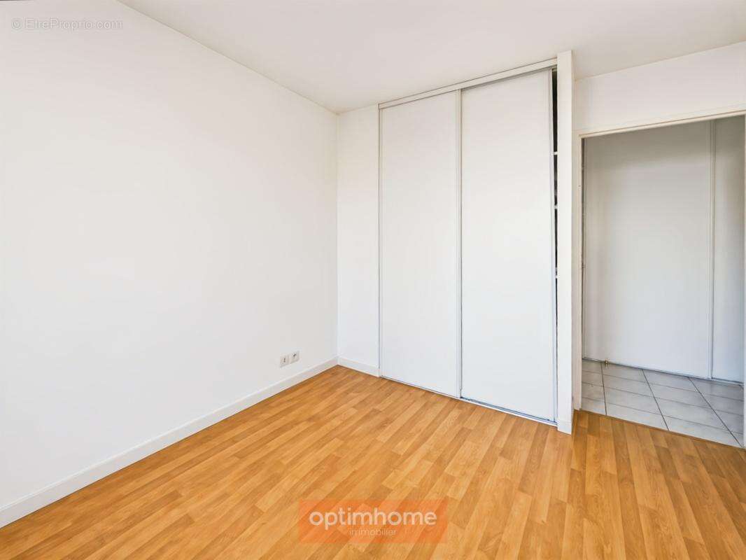 Appartement t2 avec balcon et parking - residence recente - photo 11
