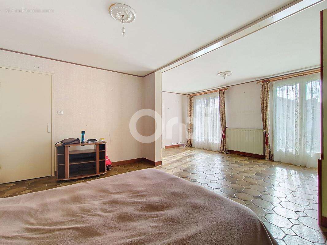 Maison à DOULEVANT-LE-CHATEAU