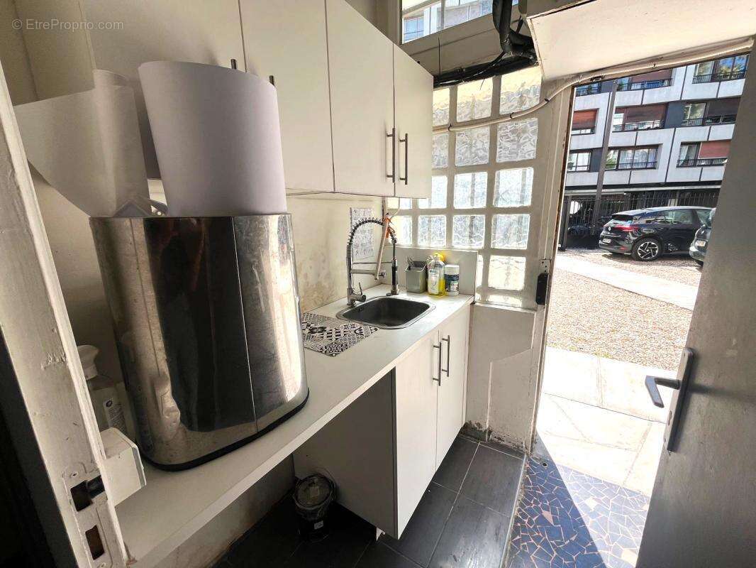 Commerce à PARIS-16E