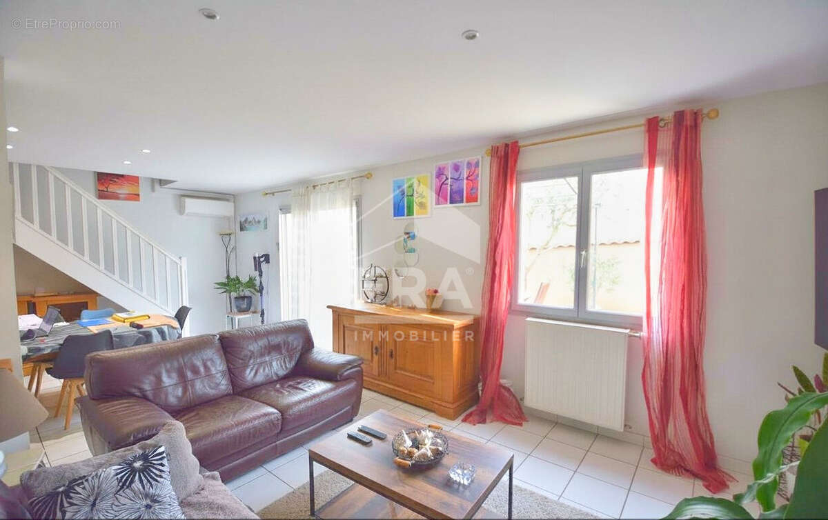 Appartement à MORANCE