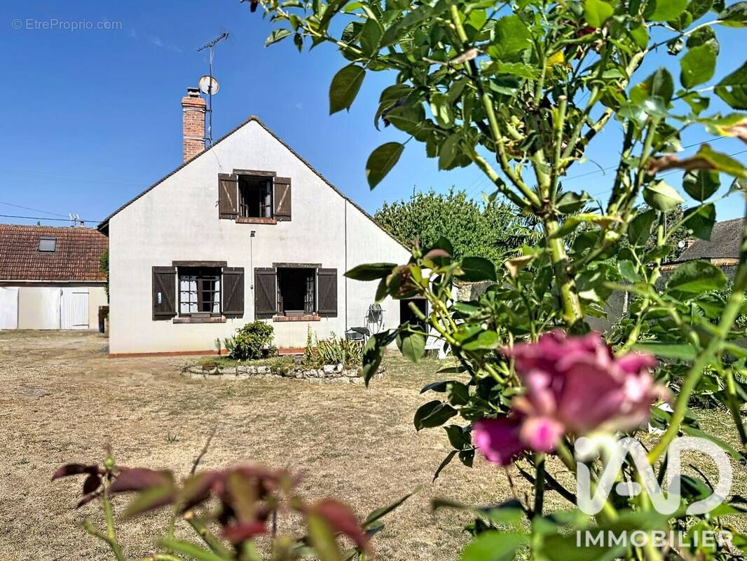 Photo 1 - Maison à CHAPELON