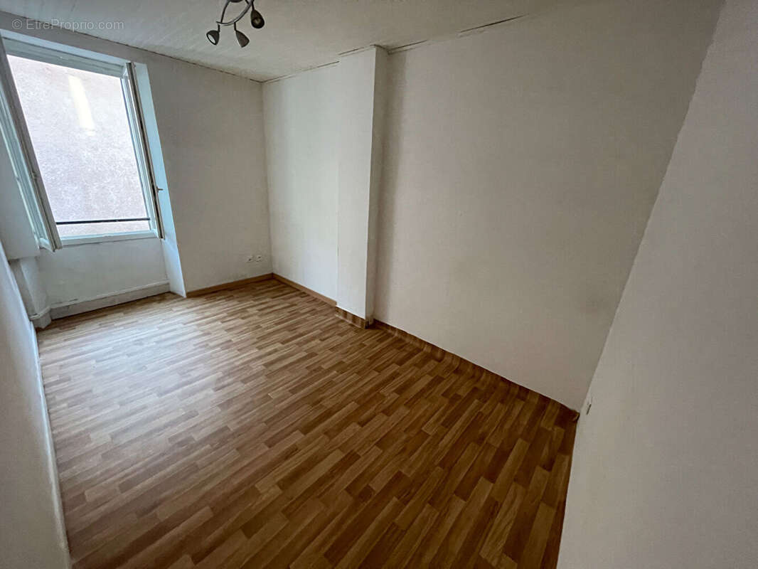 Appartement à CUERS