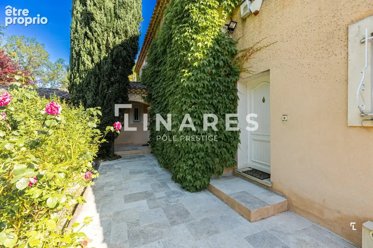 LA PROVENÇALE  – Maison provençale de 200m2  - Piscine - Terrain de 4000m2 - Potentiel constructible - Aix-en-Provence - photo 4