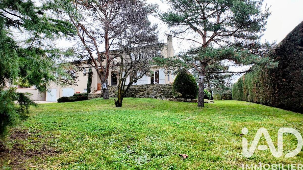 Photo 1 - Maison à VEAUCHE