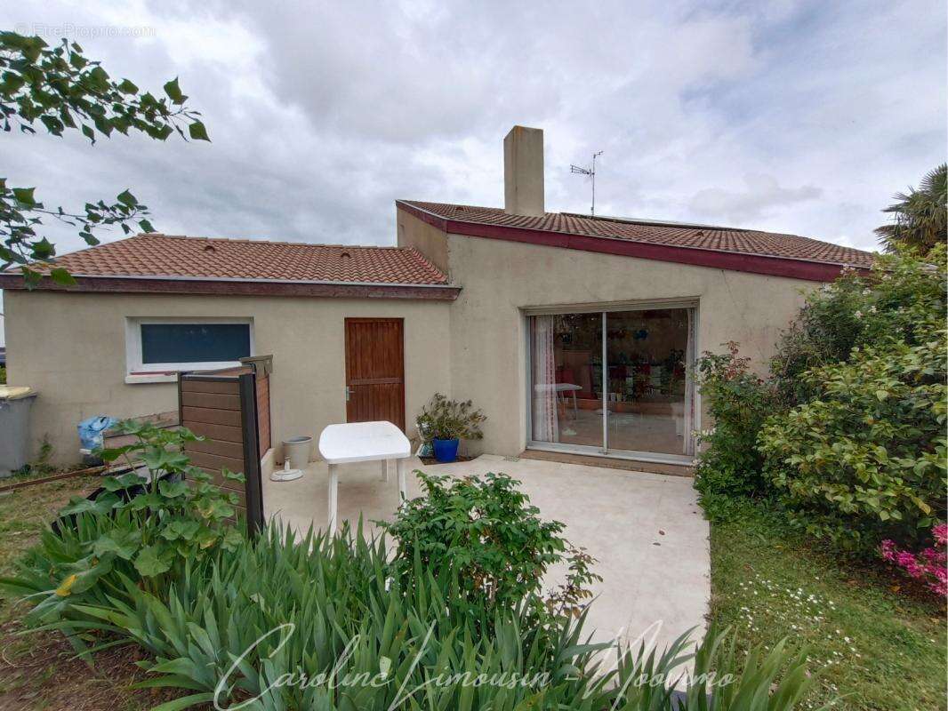 Maison à SAINT-CHRISTOPHE-DU-BOIS