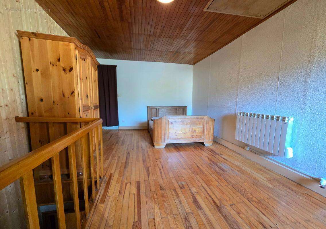 Maison à SAINT-CHRISTOPHE-SUR-GUIERS