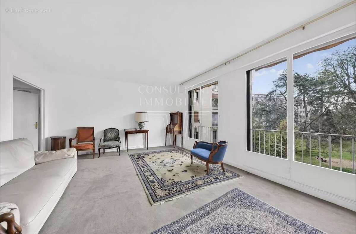 Appartement à NEUILLY-SUR-SEINE