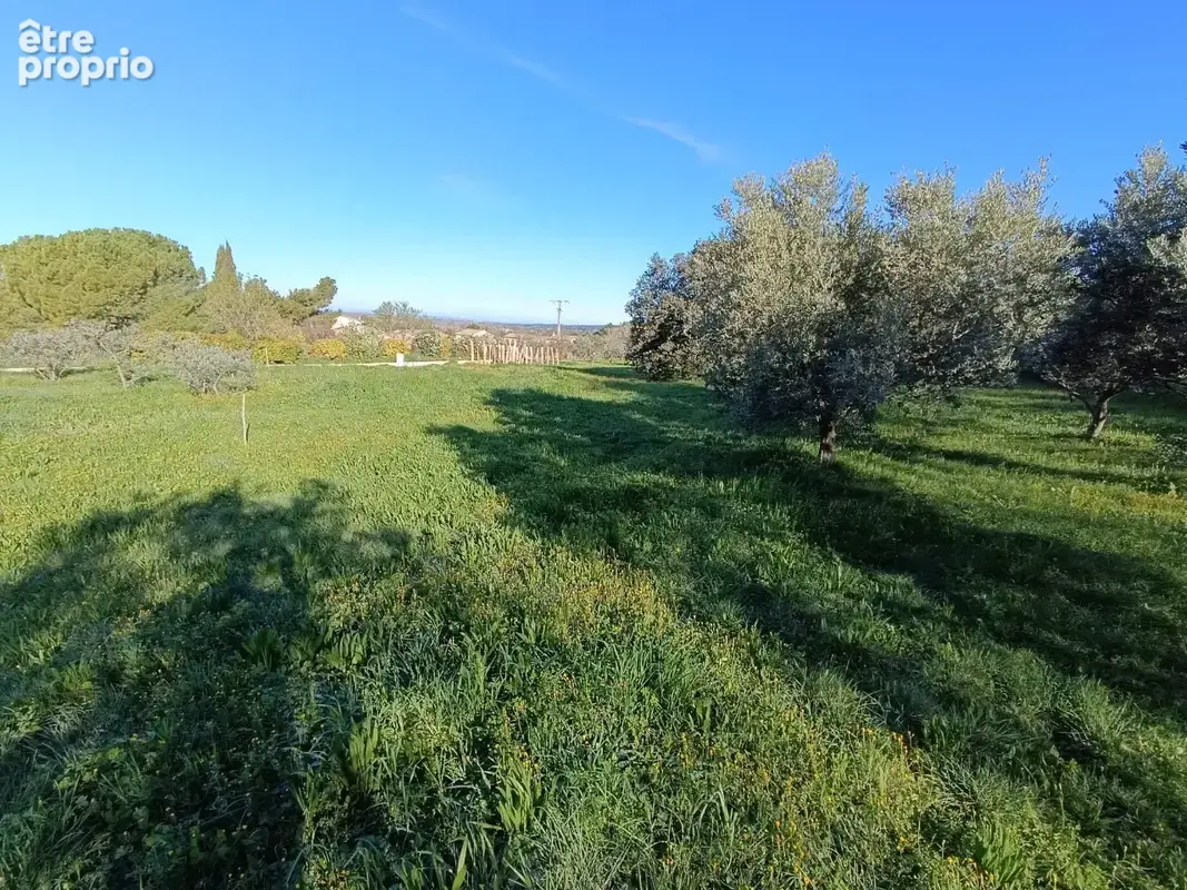 Terrain à LAGNES