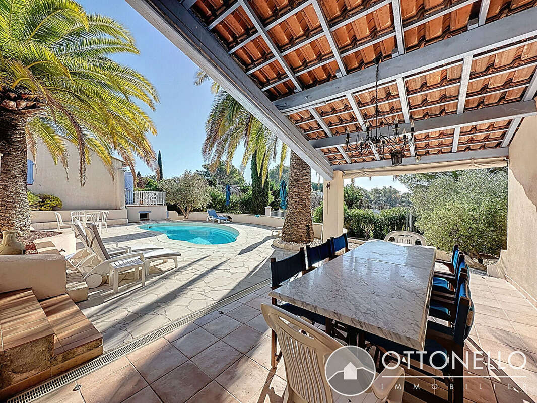 Maison à ROQUEBRUNE-SUR-ARGENS