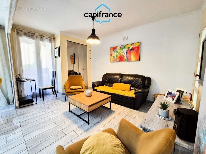 Appartement à MARSEILLE-5E