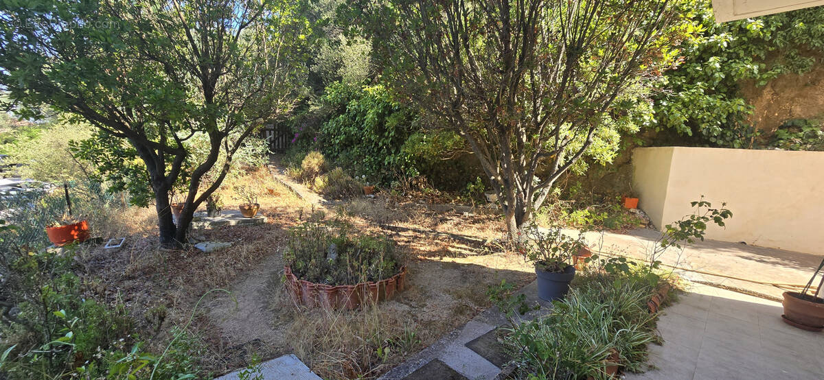 RARE: Appartement avec  jardin, parking et cave - photo 1
