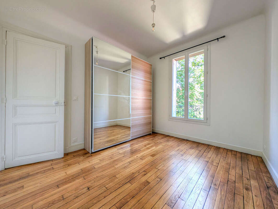 Appartement à LA GARENNE-COLOMBES