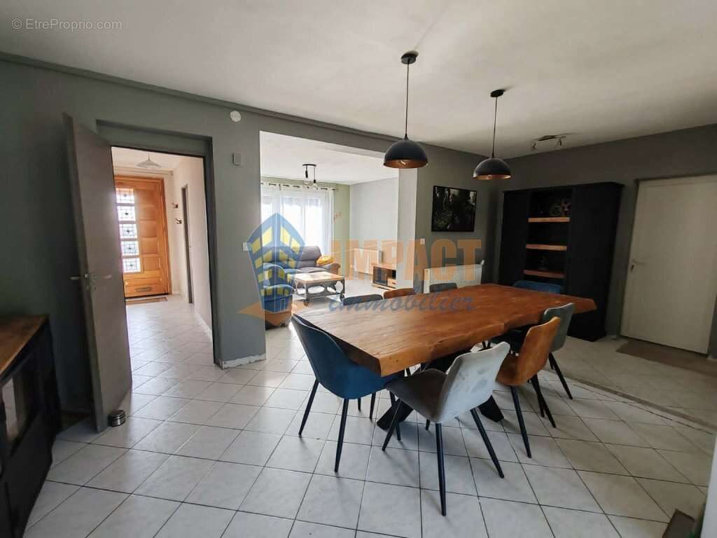 Maison à EMMERIN