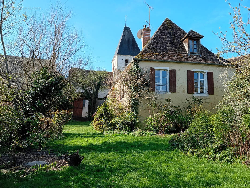 Maison à SURY-EN-VAUX