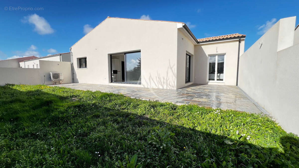Maison à SEMUSSAC