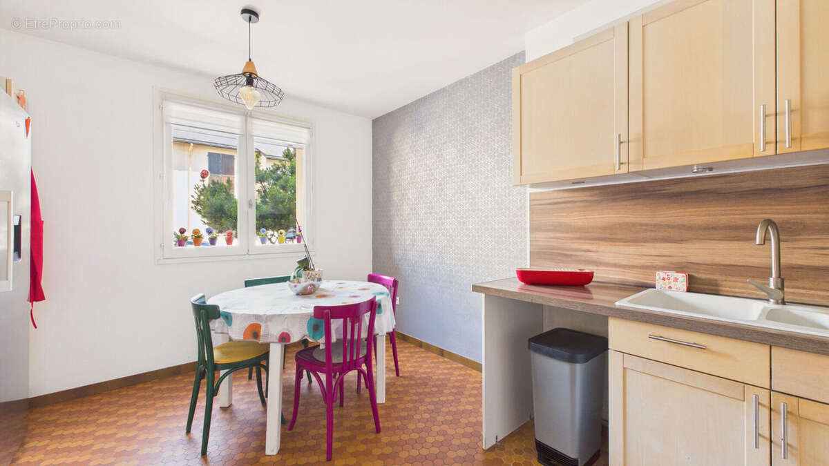 Maison mitoyenne T6, 4 chambres - Costes Rouges - photo 7