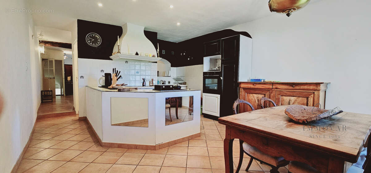 Appartement à LA CADIERE-D'AZUR