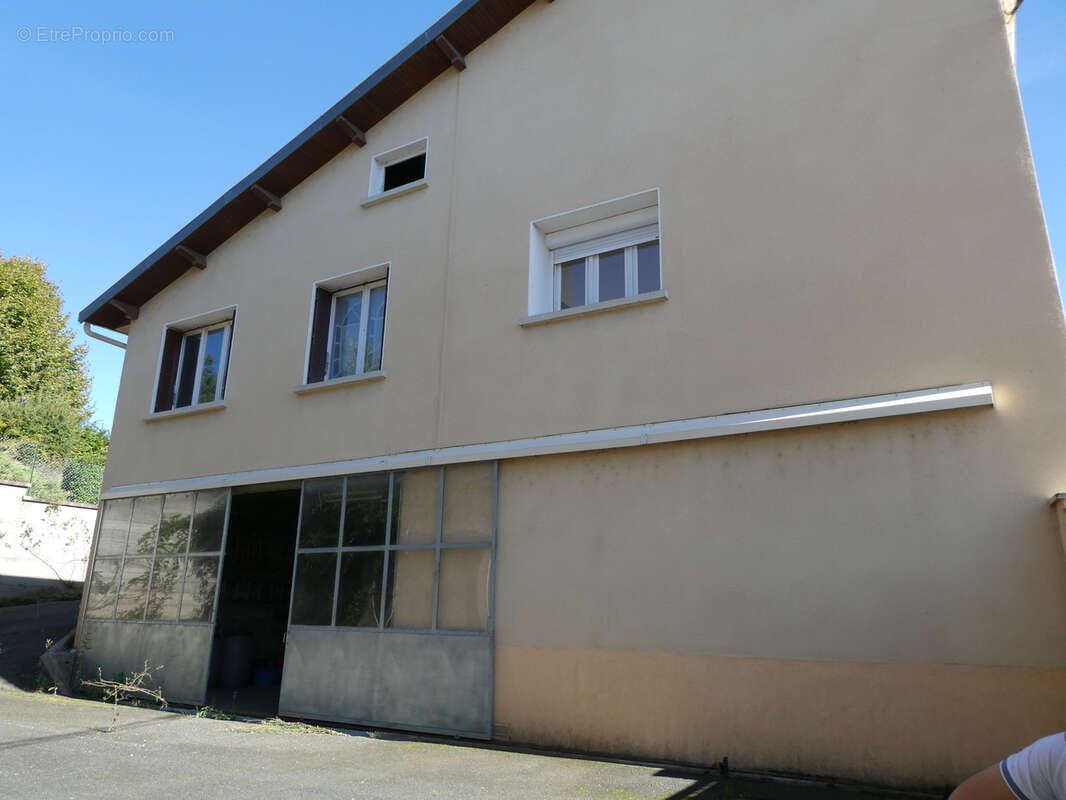 Maison à CHAMBOST-LONGESSAIGNE