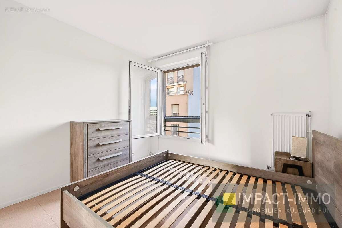 Appartement à COURBEVOIE