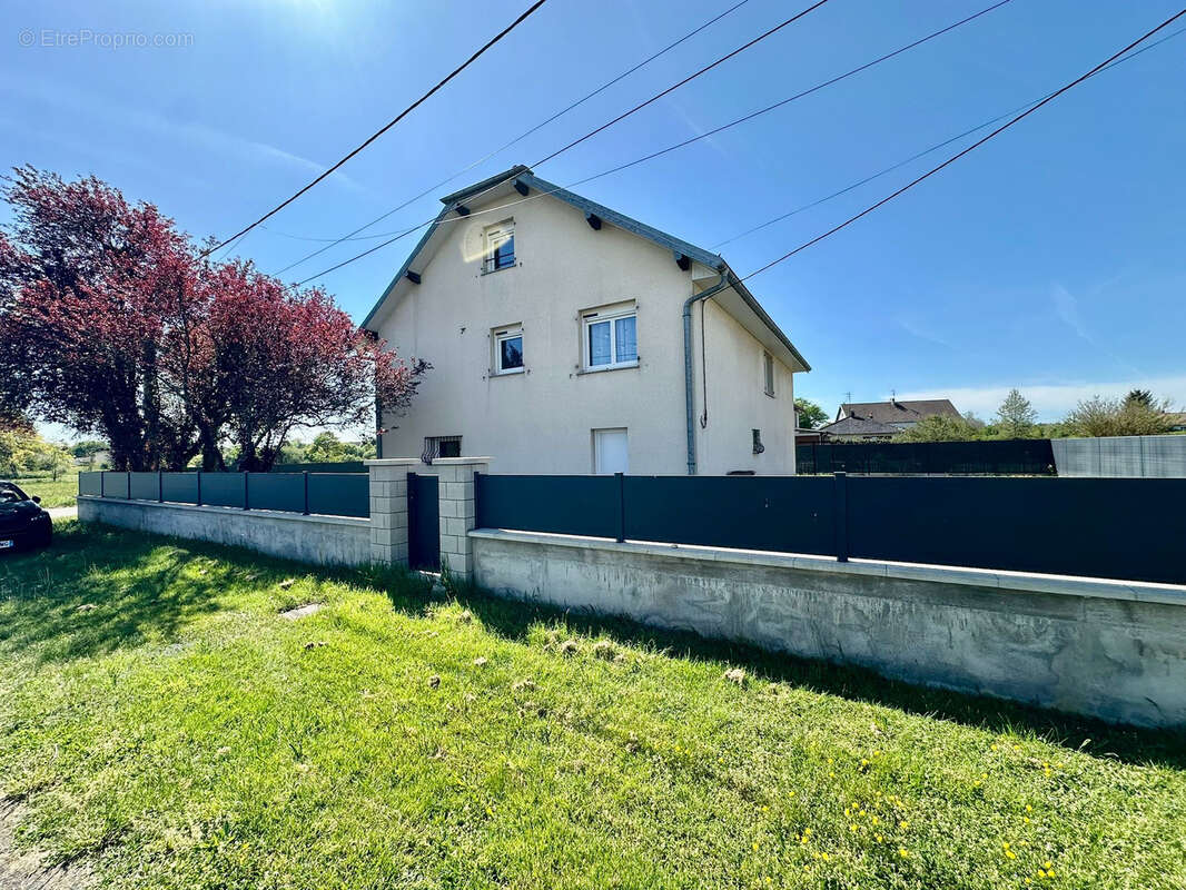 Maison à SAINT-LOUP-SUR-SEMOUSE