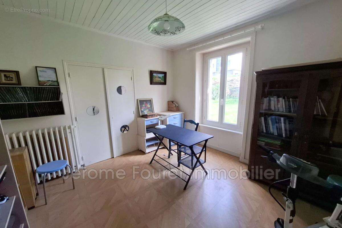 Maison à EGLETONS